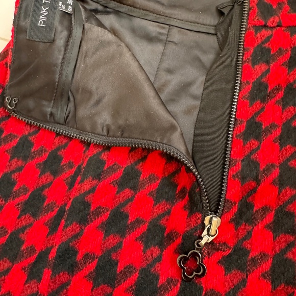 Pink Tartan Cute and Cozy Red and Black Wool Houndstooth Skirt - Picture 3 of 5